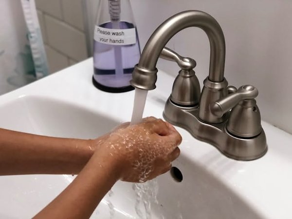 Comment éliminer efficacement le calcaire de votre plomberie sans endommager vos installations ?